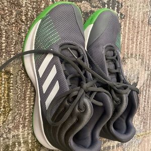 Kids Adidas basketball shoes size 3.5
